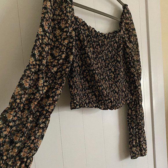 Wild Fable Boho Top Smocked Floral Print with Puff Sleeves - Picture 4 of 4